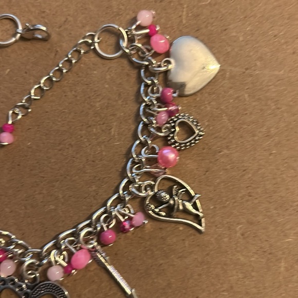 ❤️Valentine’s Day charm bracelet ❤️ SOLD!! - Picture 4 of 4